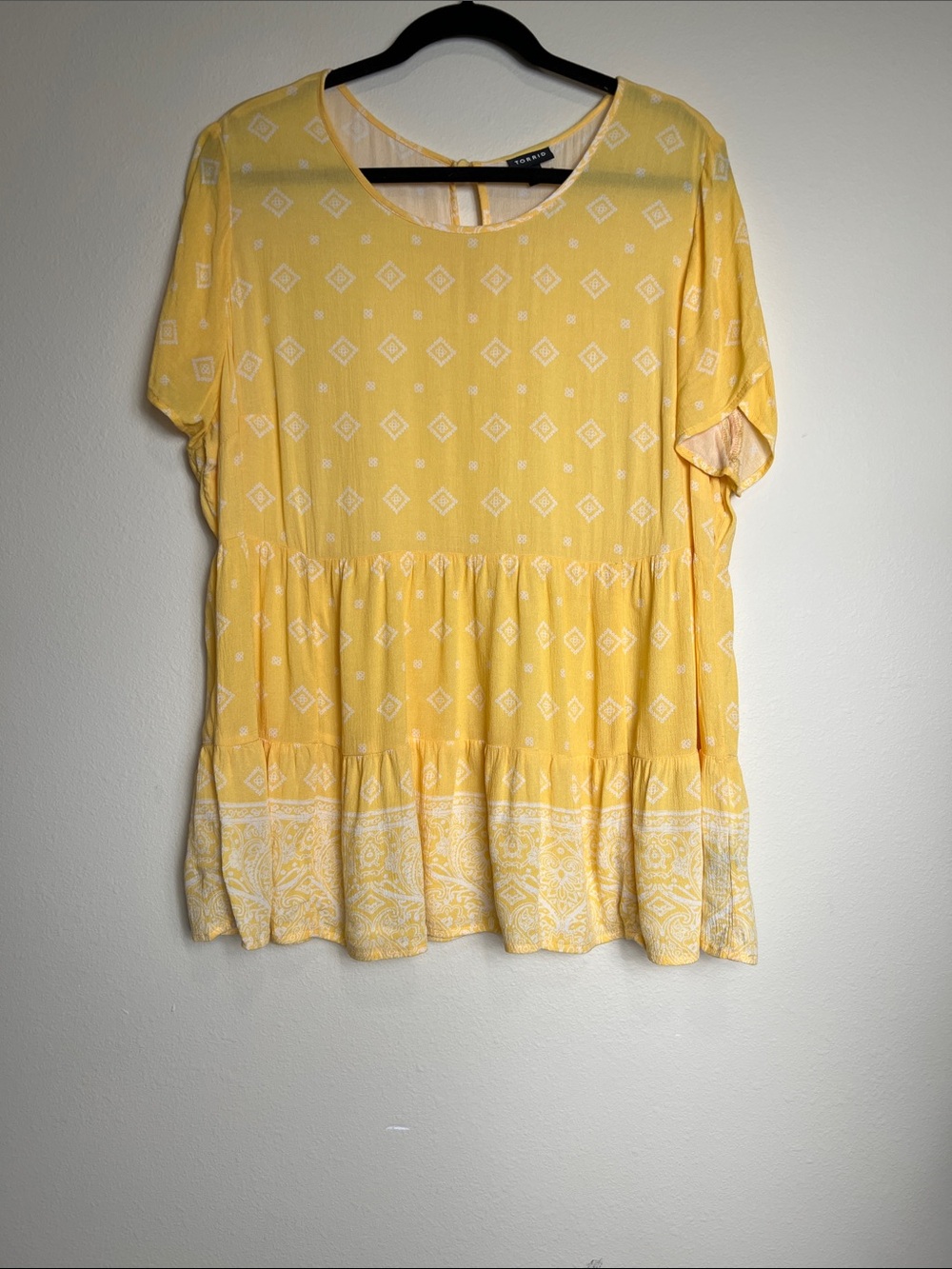 Torrid Lightweight Yellow Printed Short Sleeve Peplum Top